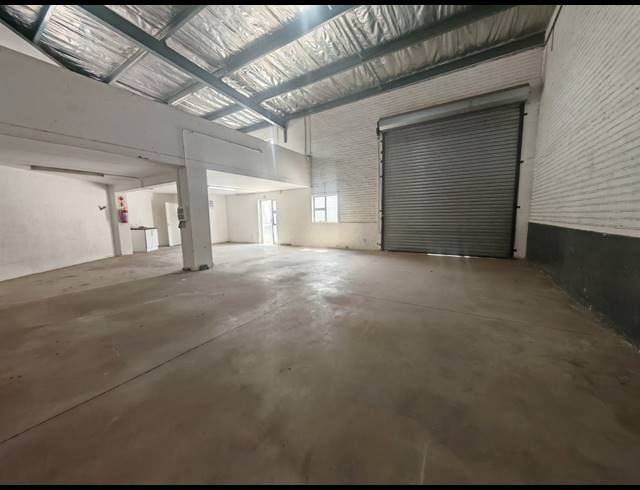 169M² WAREHOUSE TO LET IN CITY DEEP